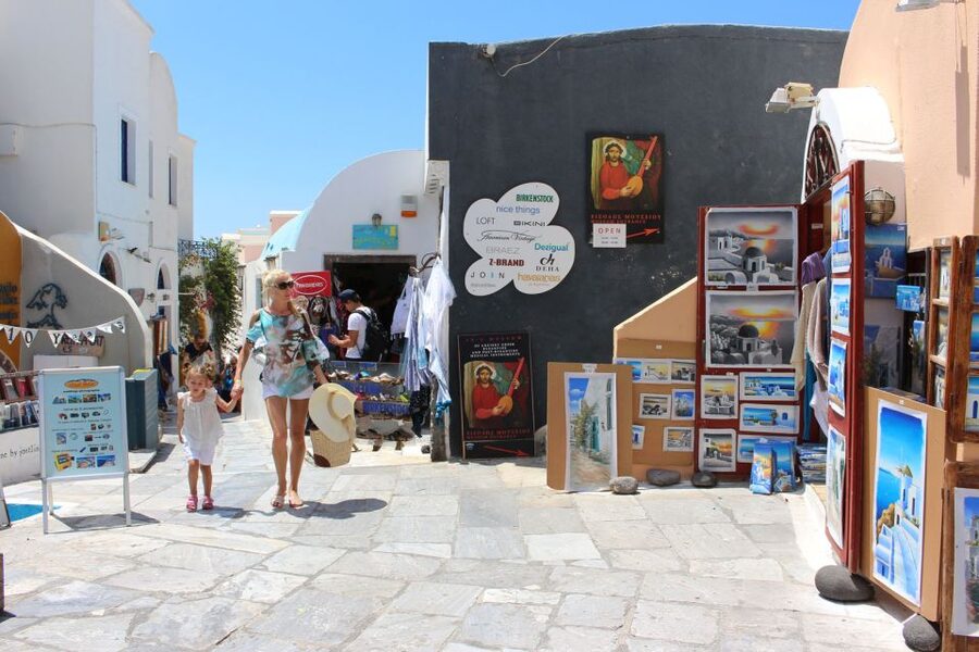 1-Day Boat Trip: Santorini Volcano, Thirassia & Oia Sunset - Oia sunset, crowds, and the final bus ride