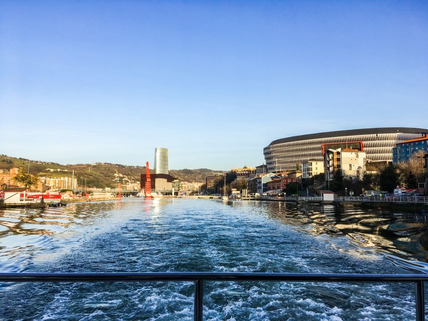 1-Hour Bilbao city Boat Tour or 2-Hour cruise to Portugalete - The one-hour route through Bilbao’s central waterway