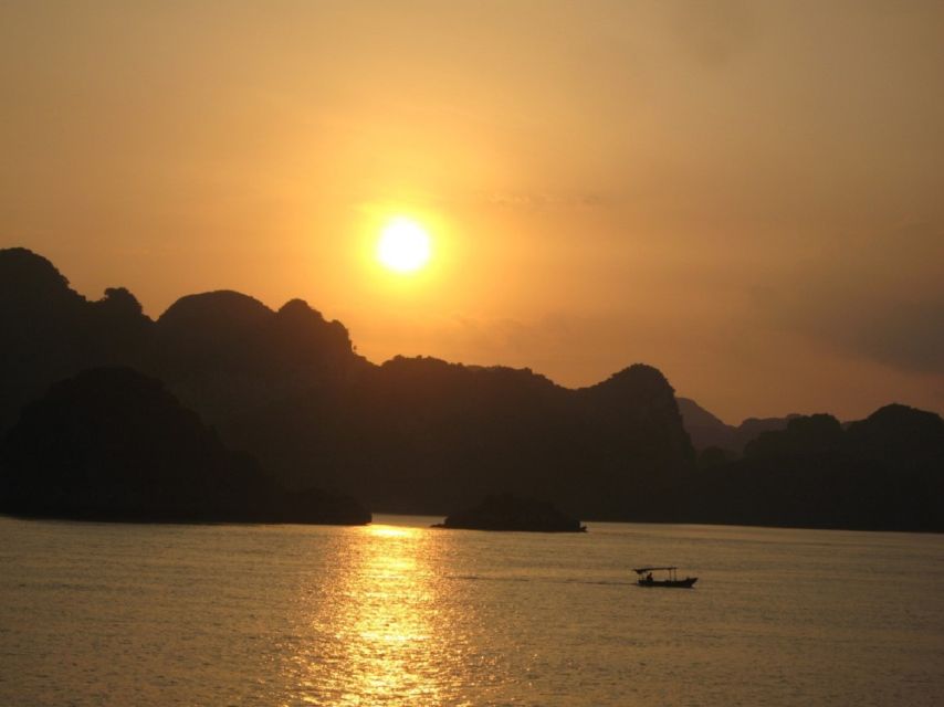 2-Day: Hanoi - Ninh Binh - Halong Bay Luxury Cruise - Sunset drinks and the ride back to Hanoi