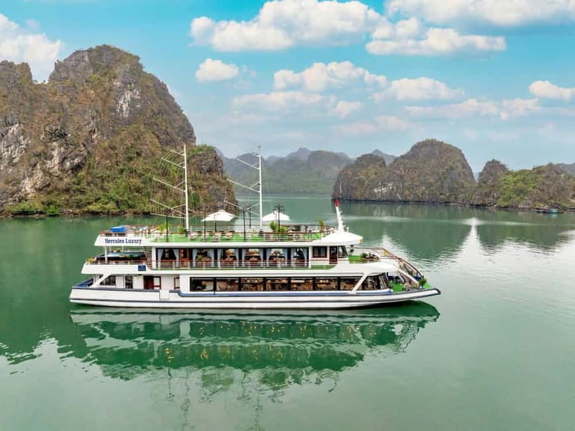 2-Day: Hanoi - Ninh Binh - Halong Bay Luxury Cruise - Lunch in Ninh Binh and the road to Trang An