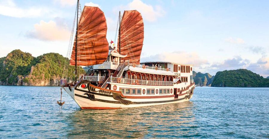 2-Day Royal Palace Ha Long Bay & Ti Top Island Cruise - Why two days works better than a quick Ha Long Bay visit