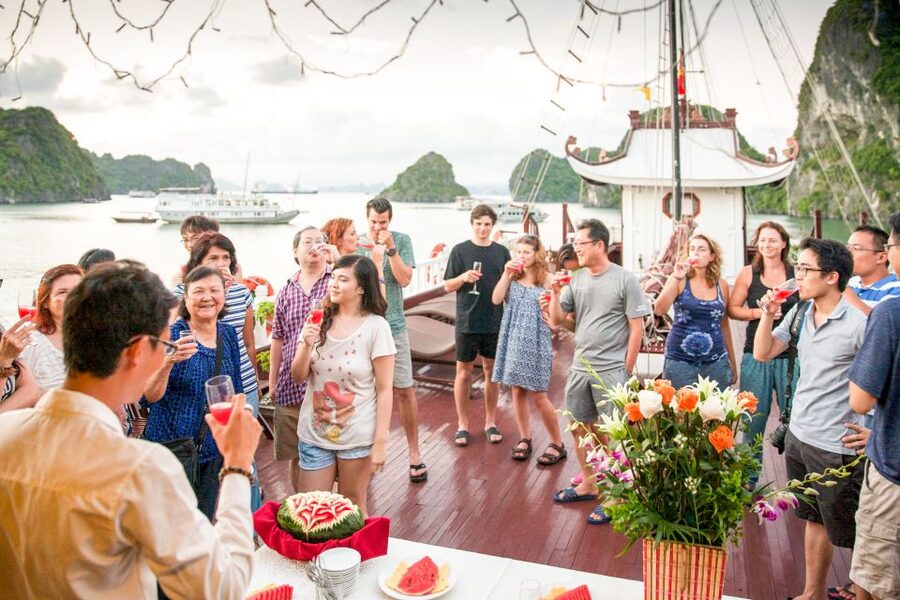 2-Day Royal Palace Ha Long Bay & Ti Top Island Cruise - The guide is a major part of the experience