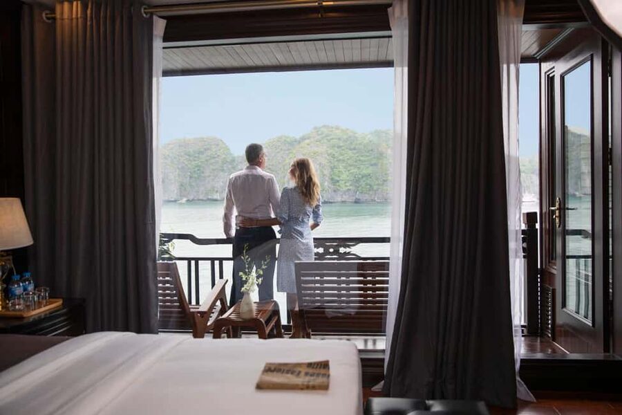 2 Days Halong 5 Stars Cruise with Free Pickup from Hanoi - Sunrise tai chi and the Lan Ha Bay morning