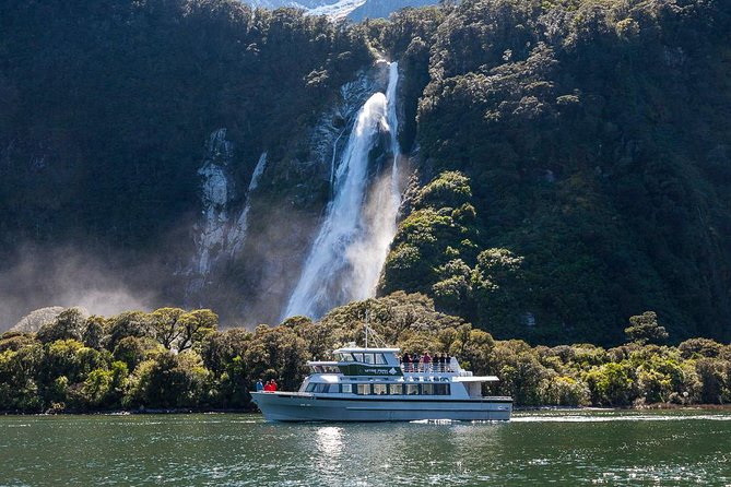 2-Hour Milford Sound Scenic Cruise - Sinbad Gully and Mt. Pembroke