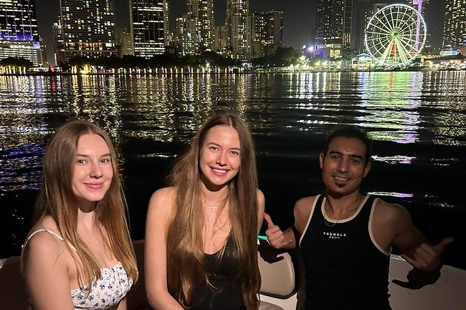 2 hrs Miami Private Boat Tour with Cooler, Ice, Bluetooth Stereo - A private Miami cruise with your own soundtrack