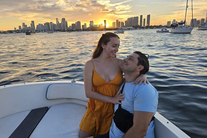 2 hrs Miami Private Boat Tour with Cooler, Ice, Bluetooth Stereo - Downtown Miami and Bayside from the water