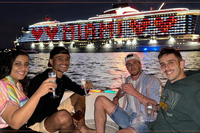 2 hrs Miami Private Boat Tour with Cooler, Ice, Bluetooth Stereo - Celebrity homes and Star Island