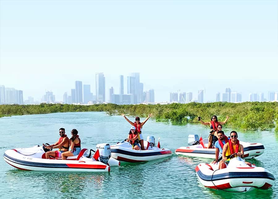 Abu Dhabi: Yas Island Self-Driving Guided Speedboat Tour - Key points before you book