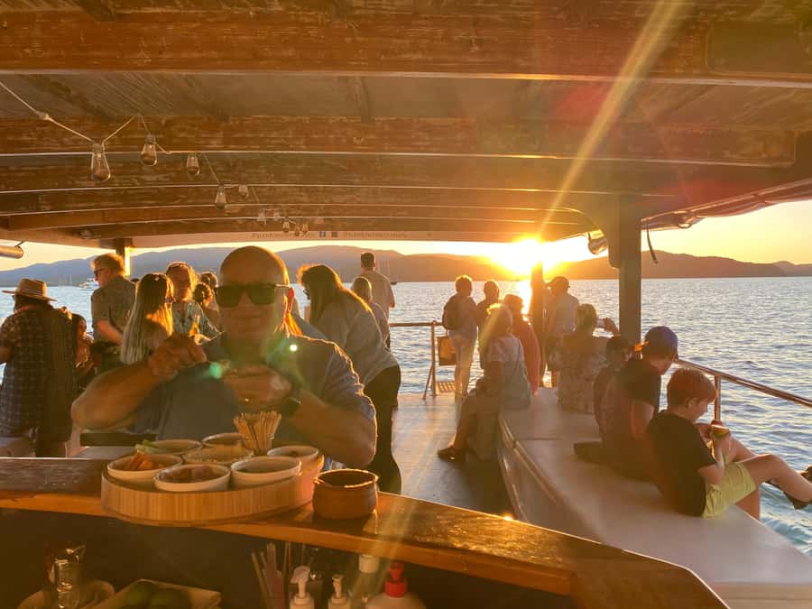 Airlie Beach: 2-Hour Sunset Cruise with Sparkling Wine - Safety and getting off the boat after dark