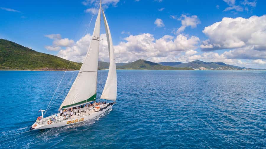 Airlie Beach: 2-Night Whitsundays Sailing Trip with Meals - Setting sail from Coral Sea Marina