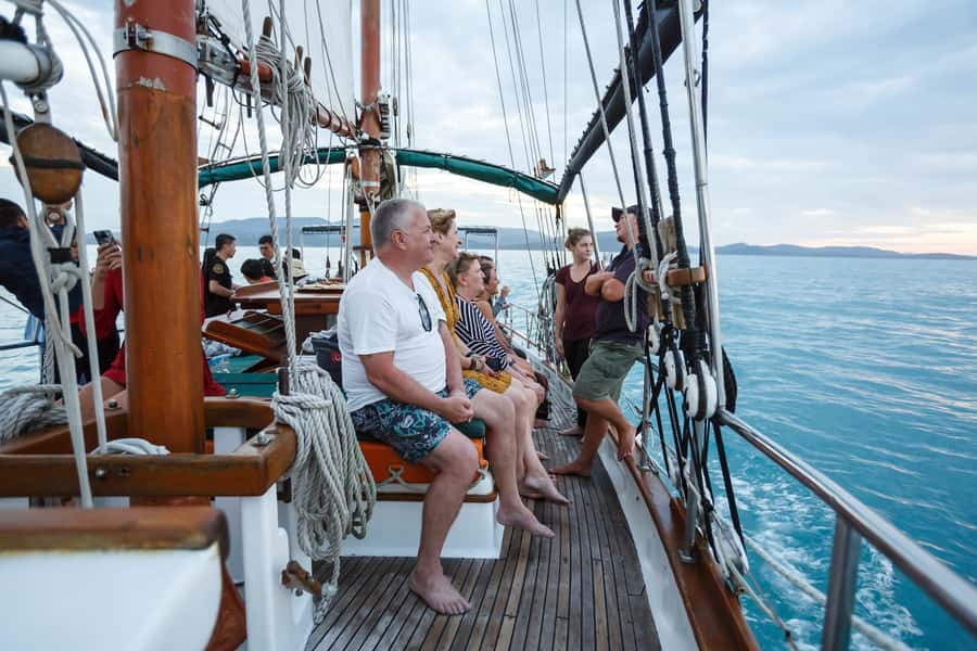 Airlie Beach: Providence Whitsundays Tallship Sunset Sail - Meeting the Providence V, a proper old schooner