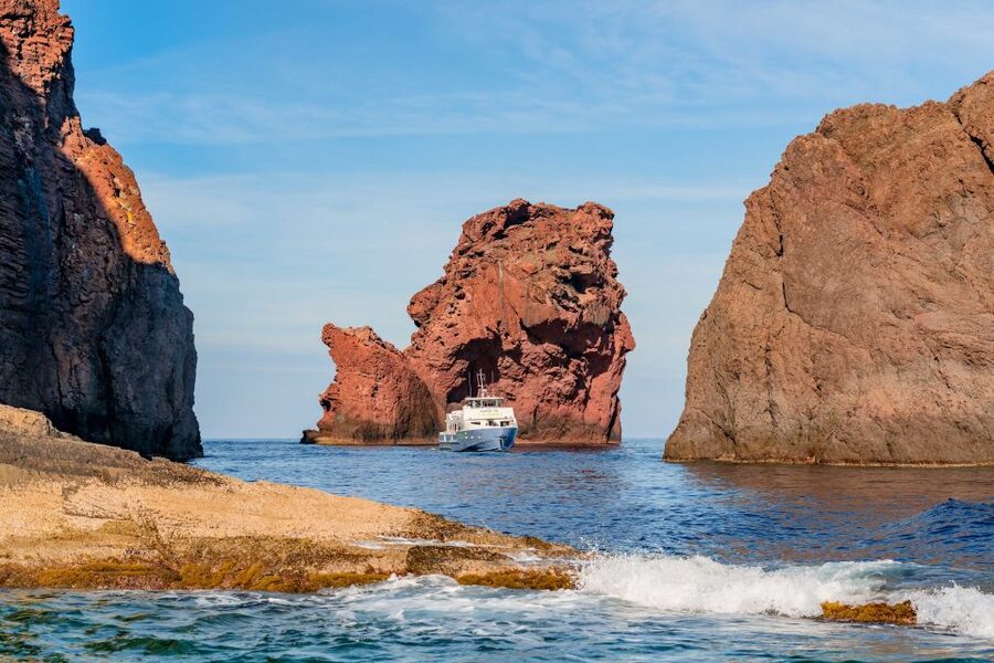Ajaccio/Porticcio: Scandola Nature Reserve Guided Boat Tour - Capo Rosso and the final photo stop