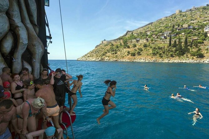 Alanya All Inclusive Pirate Boat Trip With Hotel Transfer - Swimming from the pirate ship