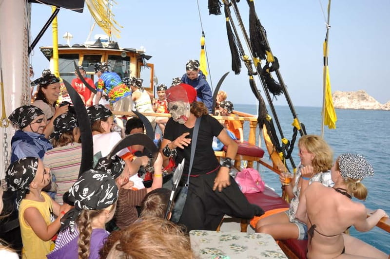 Alanya: Party Pirate Boat Trip w/Meal, Drinks, Pickup Option - Bosphorus Cave, Lovers’ Cave, and Maiden Cave