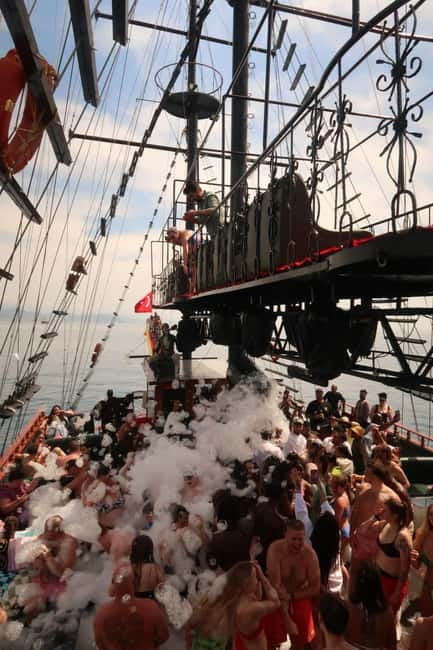 Alanya: Pirate Boat Party with Foam, Disco, Lunch & Drinks - Boğaz Cave, Lovers’ Cave, and Maiden’s Cave
