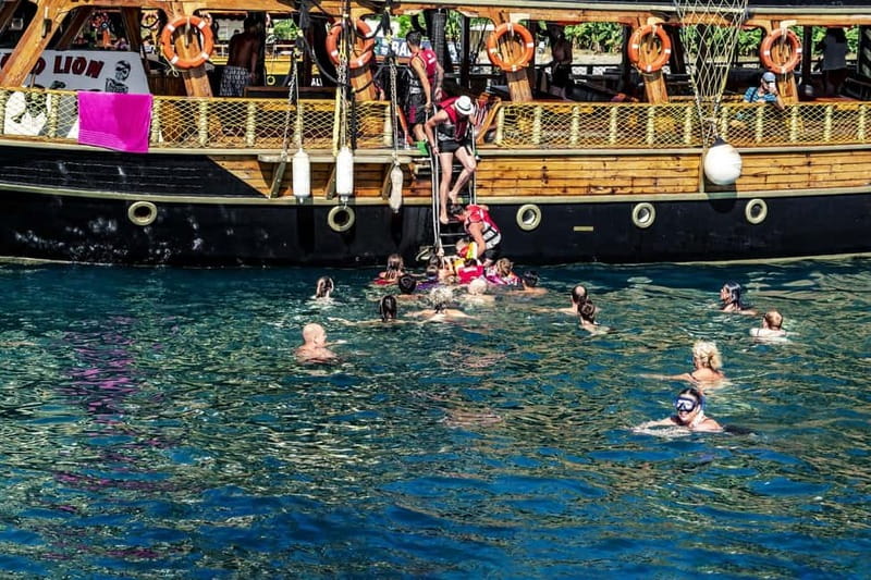 Alanya: Pirate Boat with Transfer, Lunch & Soft Drinks - The First Swim Stop Near Alanya Harbor