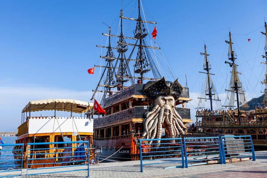 Alanya: Pirate Boat with Transfer, Lunch & Unlimited Drinks - Key points to know before booking