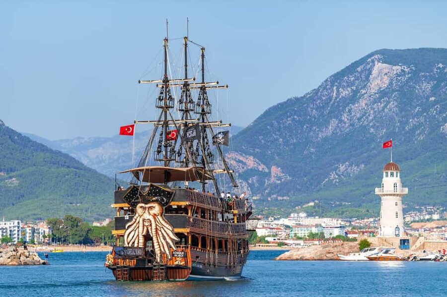 Alanya: Pirate Boat with Transfer, Lunch & Unlimited Drinks - Seeing the Red Tower, Old Shipyard, and castle from the water