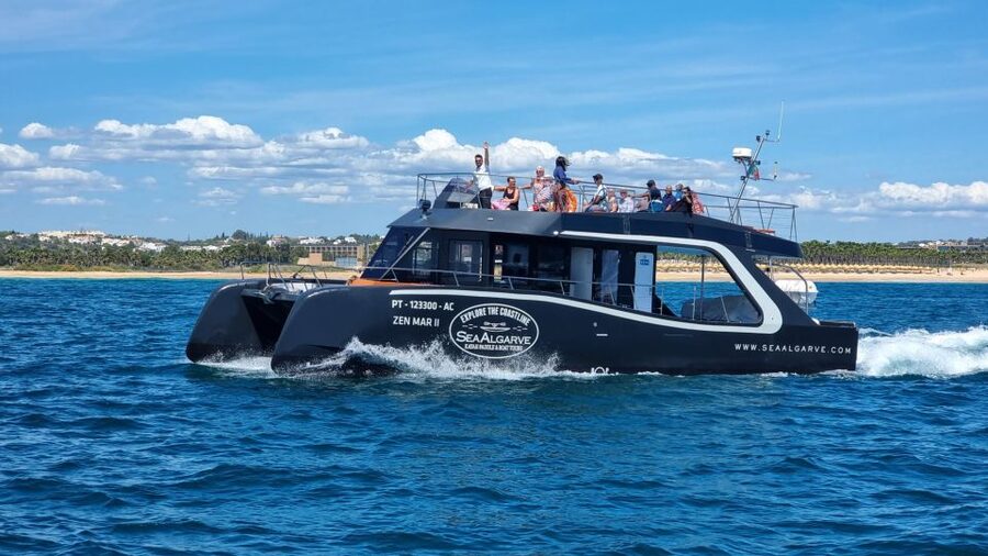 Albufeira: Coastline and Benagil Caves Tour by Catamaran - Albandeira and Praia da Marinha