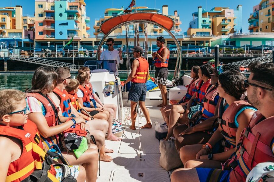 Albufeira: Parasailing Boat Trip - Why the crew matters so much
