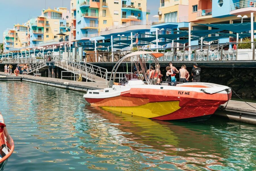 Albufeira: Parasailing Boat Trip - Photos, comfort, and small practical details
