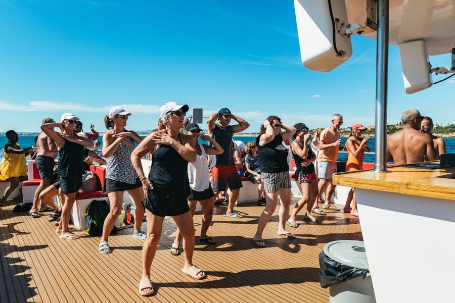 Albufeira: Sightseeing Cruise with Beach BBQ and Open Bar - A Generous BBQ Lunch on the Sand