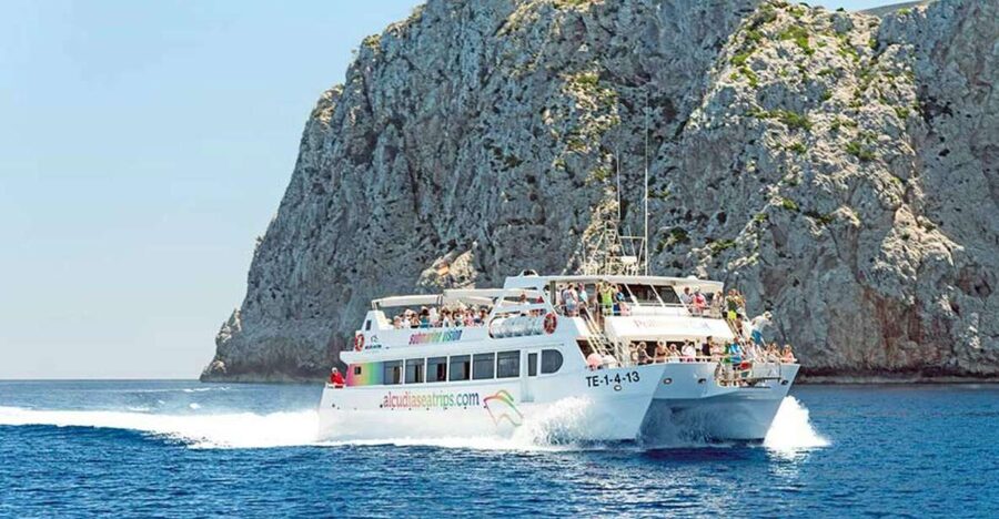 Alcudia: Boat Trip to Cap de Formentor and Formentor - The hour at Formentor Beach