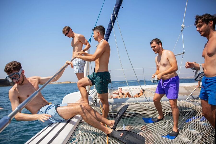Alicante: 6-Hour Catamaran Cruise to Tabarca Island - Three hours between the boat and Tabarca
