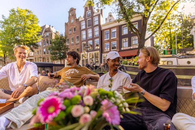 Amsterdam: 2-Hour Luxury Canal Cruise with Snacks & Drinks - Food, drinks, and the meaning of luxury