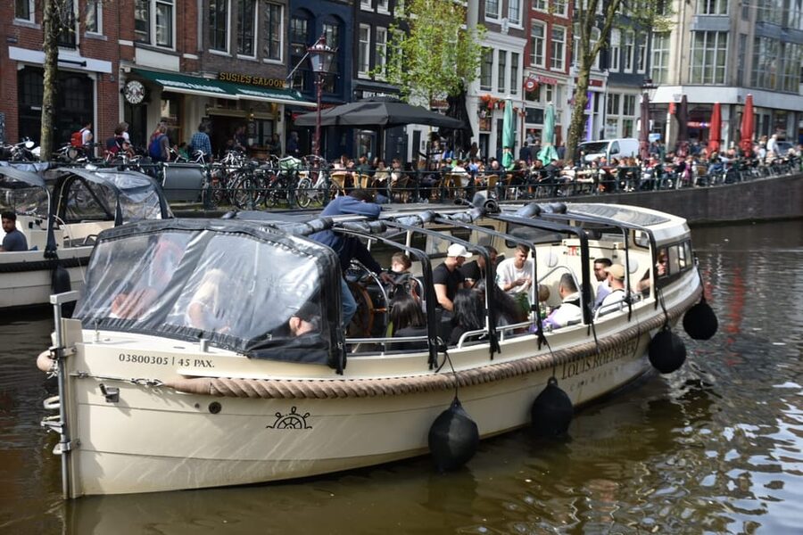 Amsterdam: 420 Smoke-Friendly Boat Tour - Is $29 good value for one hour?