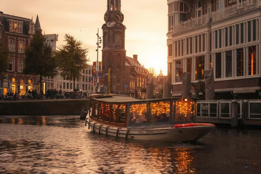 Amsterdam: 90 min Cruise with Local Guide & Unlimited Drinks - Who Should Book This Cruise?