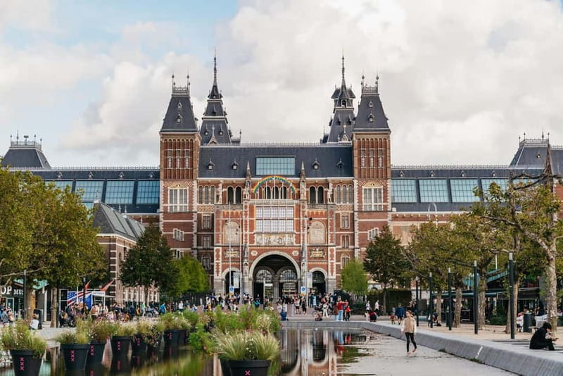 Amsterdam Bike Tour in Small Group + Optional Canal Cruise - Why a bike is the right way to meet Amsterdam