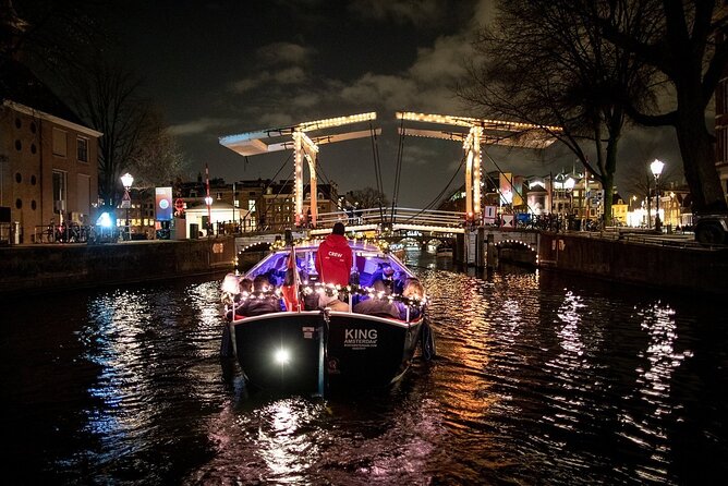 Amsterdam Canal Cruise With Live Guide and Unlimited Drinks - What the electric boat feels like in different seasons