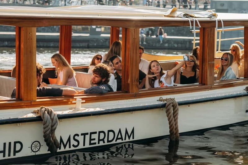 Amsterdam: Classic Saloon Boat Cruise with Cheese & Wine - Nine Streets and the Golden Bend