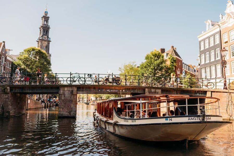 Amsterdam: Classic Saloon Boat Cruise with Cheese & Wine - Groenburgwal, the Dancing Houses, and the old locks