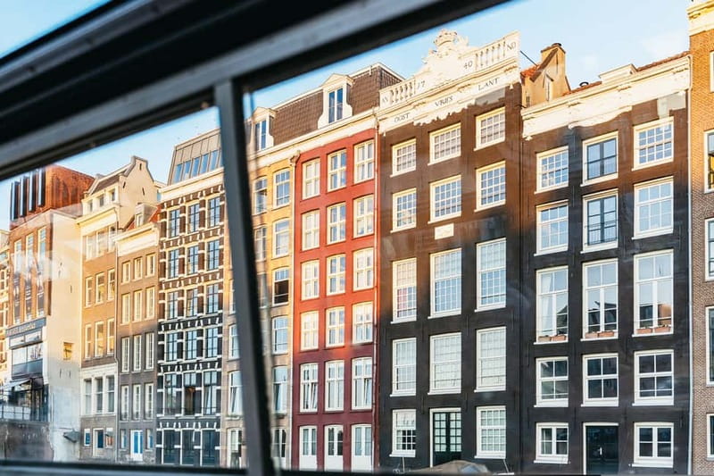 Amsterdam: Cozy Cheese & Wine Cruise Tasting Experience - Meeting at Damrak Pier 5
