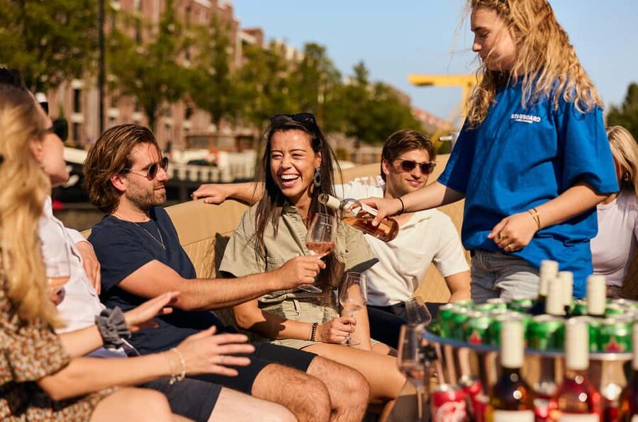 Amsterdam: Evening Candle Light Cruise With Wine & Cheese - Why an evening cruise works so well in Amsterdam
