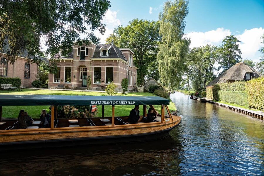 Amsterdam: Giethoorn Tour Scenic Cruise, Cheese & Free Time - Key points before you book