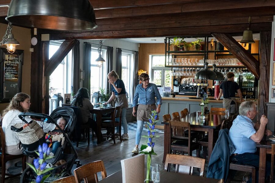 Amsterdam: Giethoorn Tour Scenic Cruise, Cheese & Free Time - Is $75 good value?