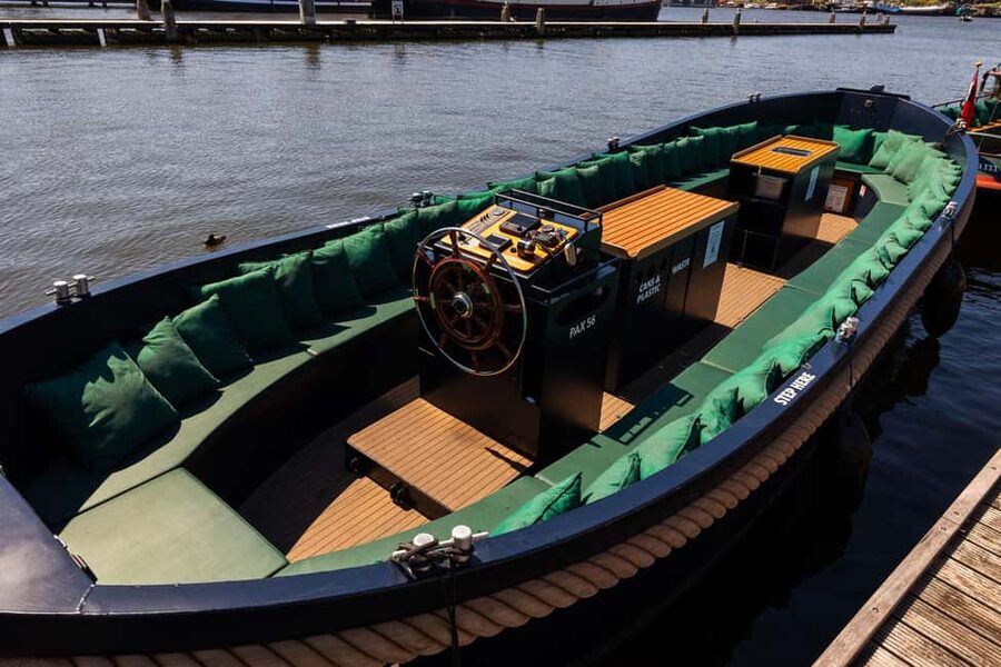 Amsterdam: Guided Open Boat Cruise Unlimited Drinks Option - The Nine Streets and the western canal ring