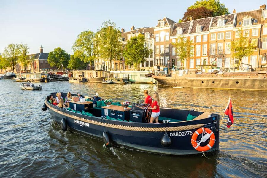 Amsterdam: Guided Open Boat Cruise Unlimited Drinks Option - Is unlimited drinks worth paying for?