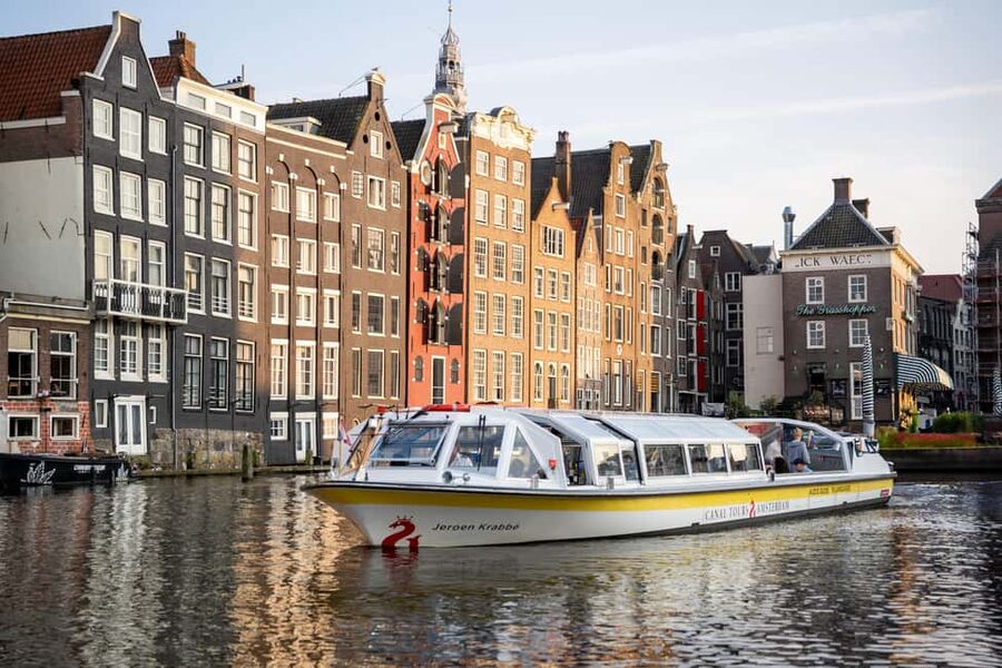 Amsterdam: Heated Canal Cruise Including Audioguide - Why a canal cruise belongs near the start of your Amsterdam plans