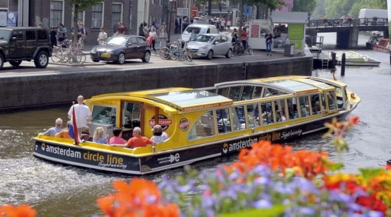 Amsterdam: Historic City Centre Canal Cruise - Why a short canal cruise makes sense in Amsterdam