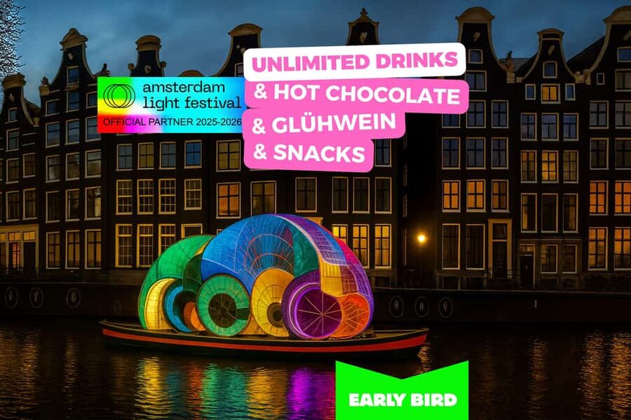 Amsterdam: Light Festival Cruise + Stroopwafel & Hot Choco - Waterlooplein and the shifting city views