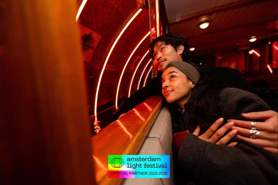 Amsterdam: Light Festival Heated Cruise + Hot Choco + Snack - Settling into a heated saloon boat
