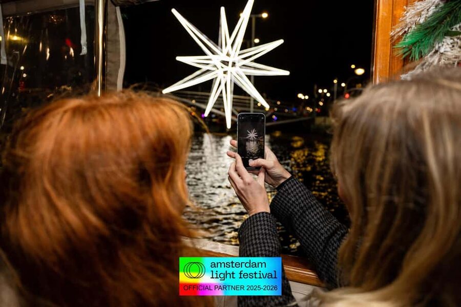 Amsterdam: Light Festival Heated Cruise + Unl Drinks & Snack - Nieuwe Herengracht and the return route