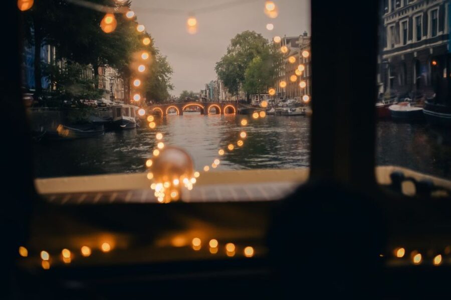Amsterdam: Light Festival Heated Cruise w/ Drinks & Snacks - Who should book this Amsterdam cruise?
