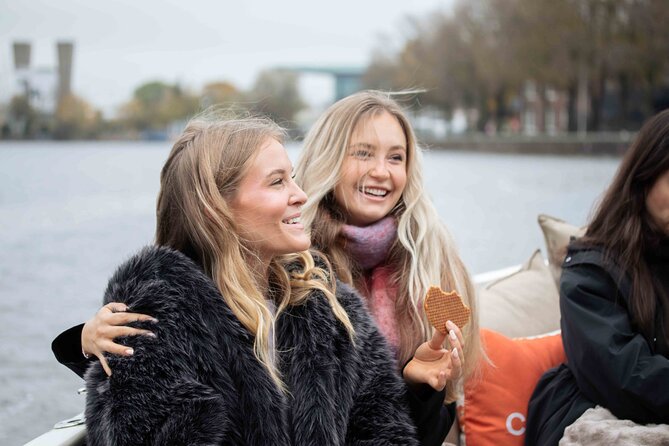 Amsterdam: Luxury Saloon Boat Cruise with Cocktails & Waffle - Drinks, cocktails, and the waffle question