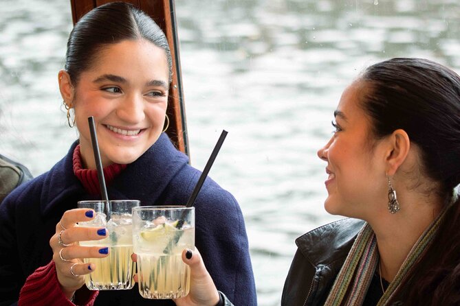 Amsterdam: Luxury Saloon Boat Cruise with Cocktails & Waffle - How the atmosphere changes by departure time
