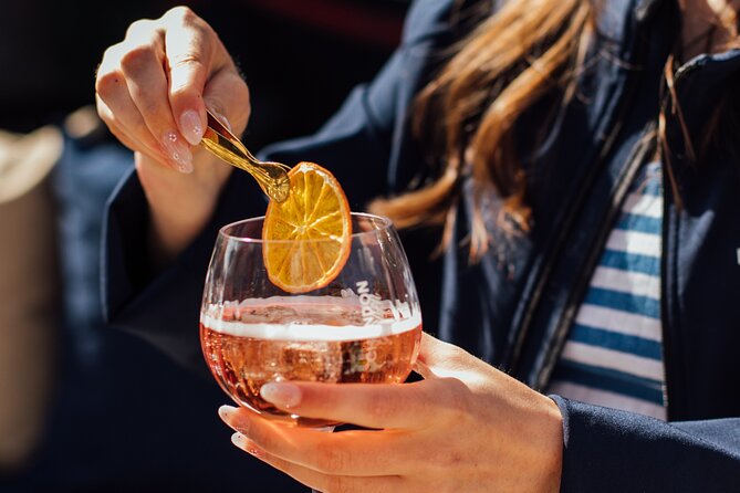 Amsterdam: Luxury Saloon Boat Cruise with Cocktails & Waffle - Who gets the most from this canal cruise
